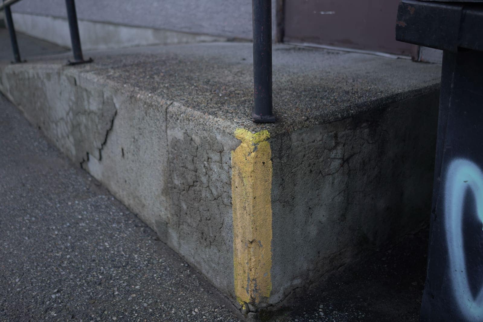 Commercial concrete curb and loading edge after pressure washing